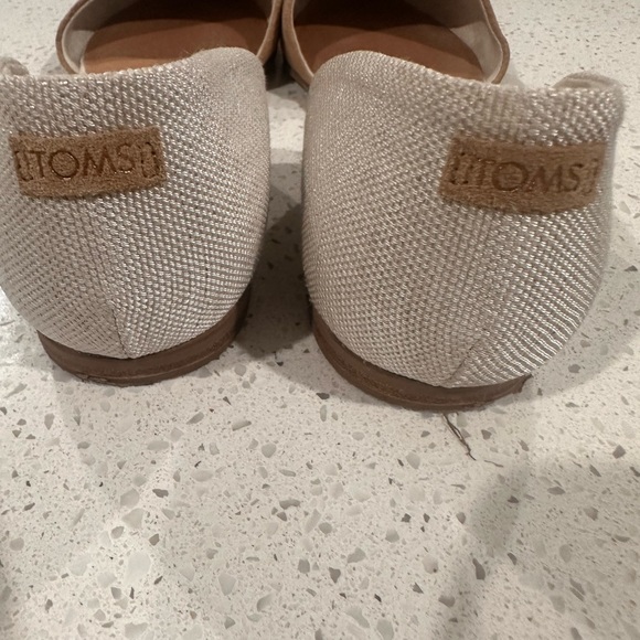 Shoes - Picture 2 of 7